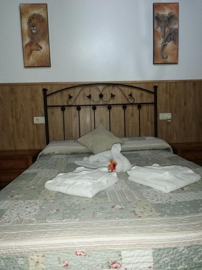 Hostal Brenaverde Gaucín Exteriör bild