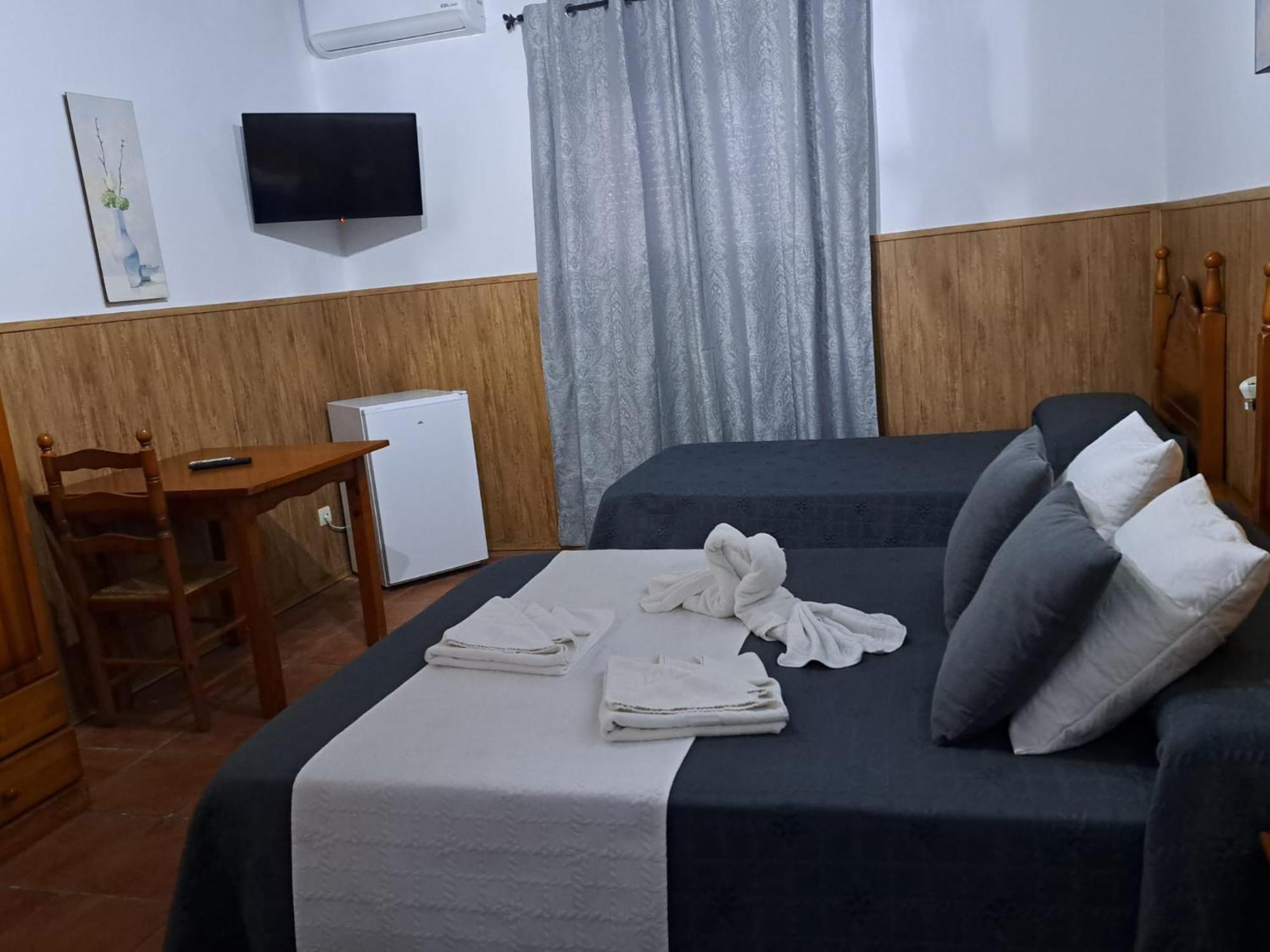 Hostal Brenaverde Gaucín Exteriör bild