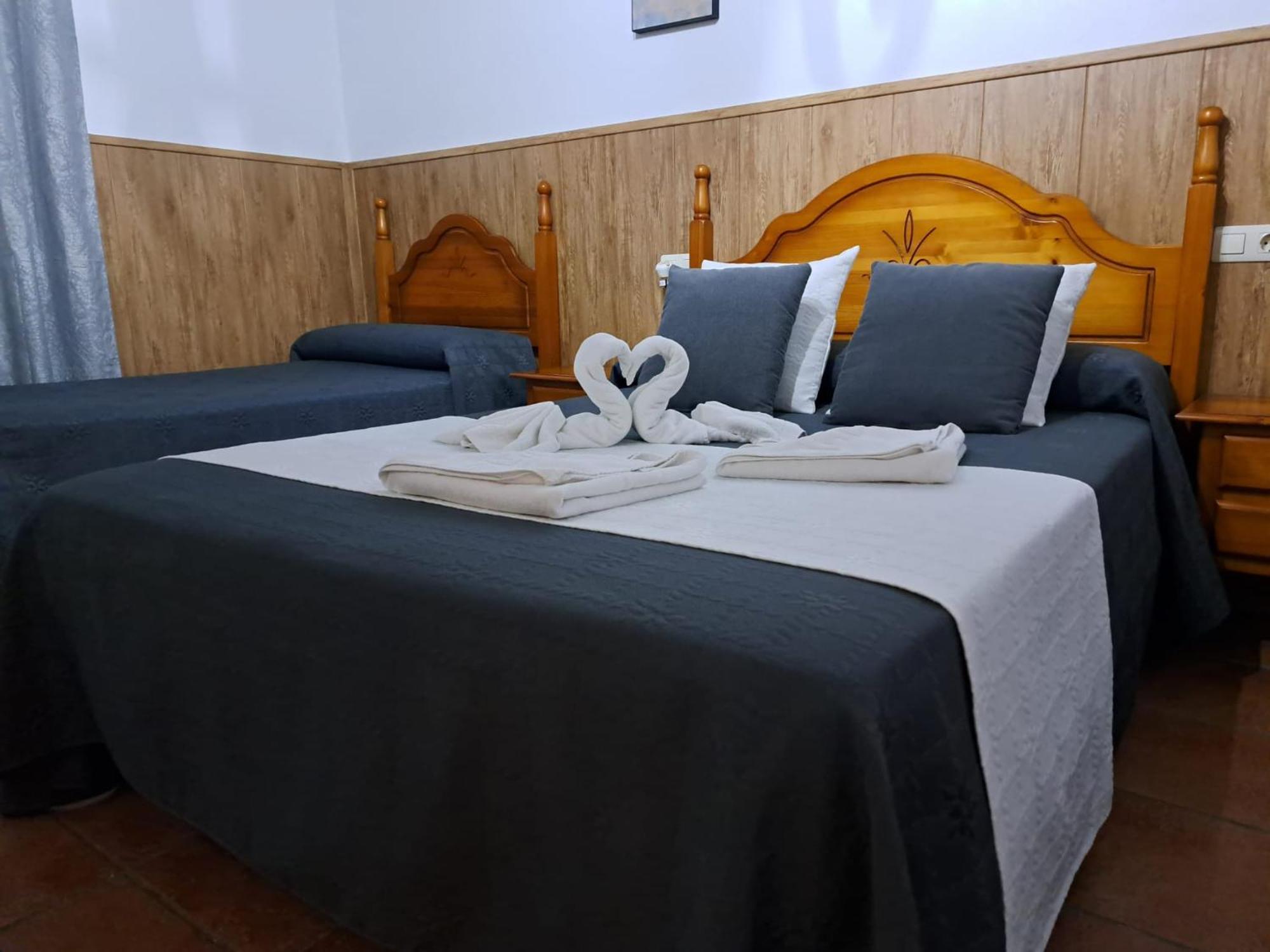 Hostal Brenaverde Gaucín Exteriör bild