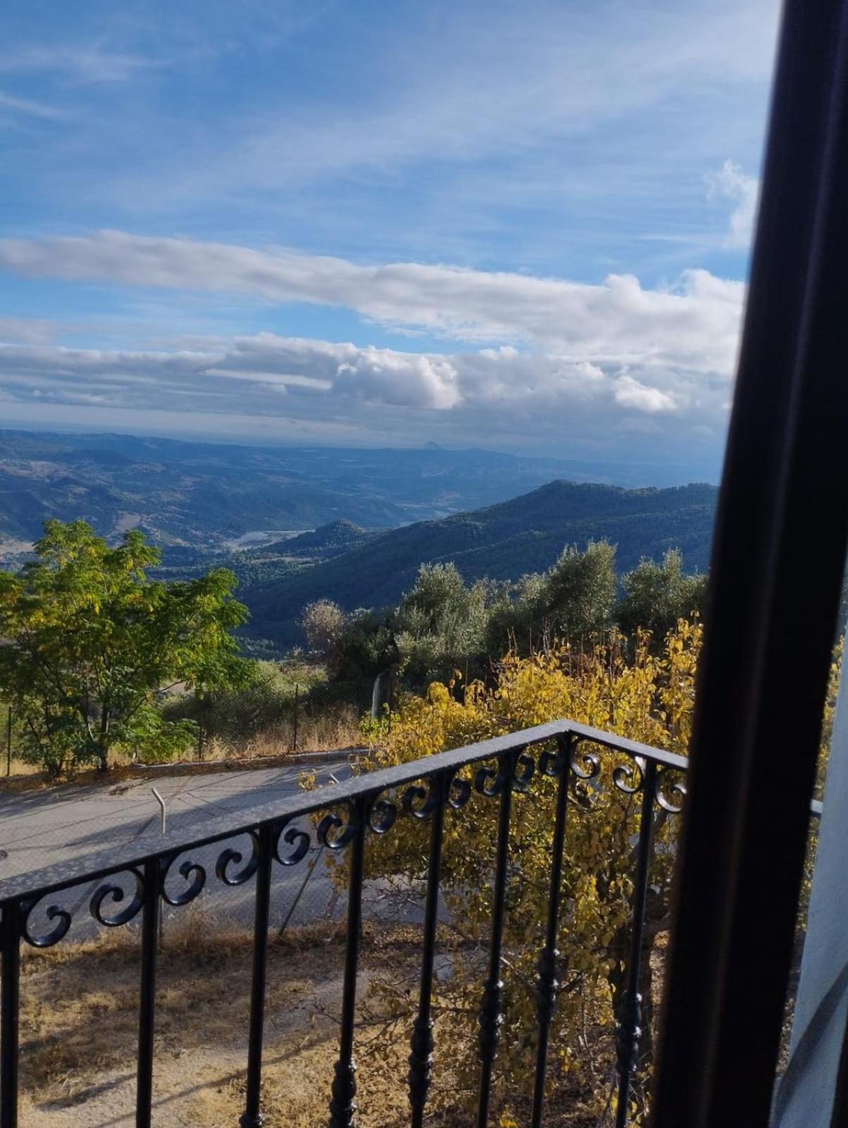 Hostal Brenaverde Gaucín Exteriör bild